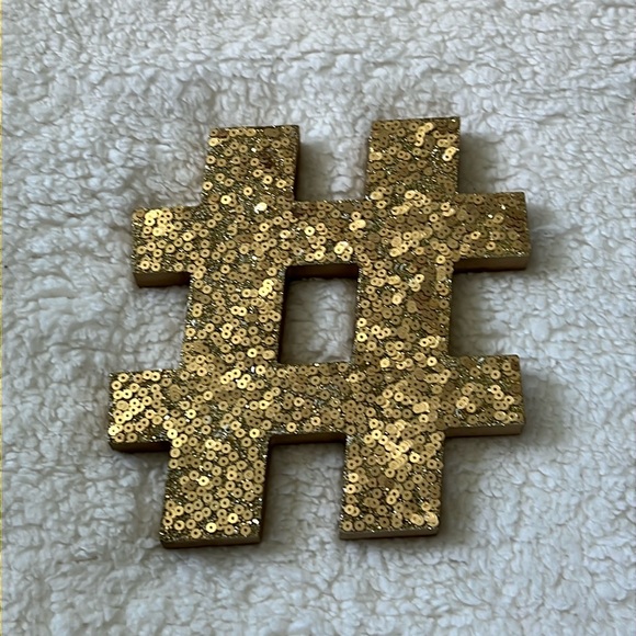 Gold sequin hashtag sign - Picture 1 of 5